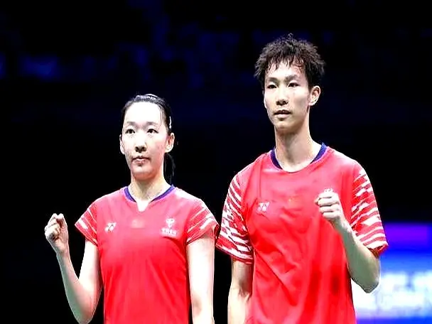 她的策略似 她的策略似