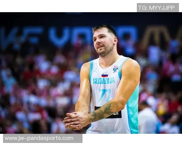 海耶斯替东契奇出面吃T，东契奇：我肯定会帮他交罚款的